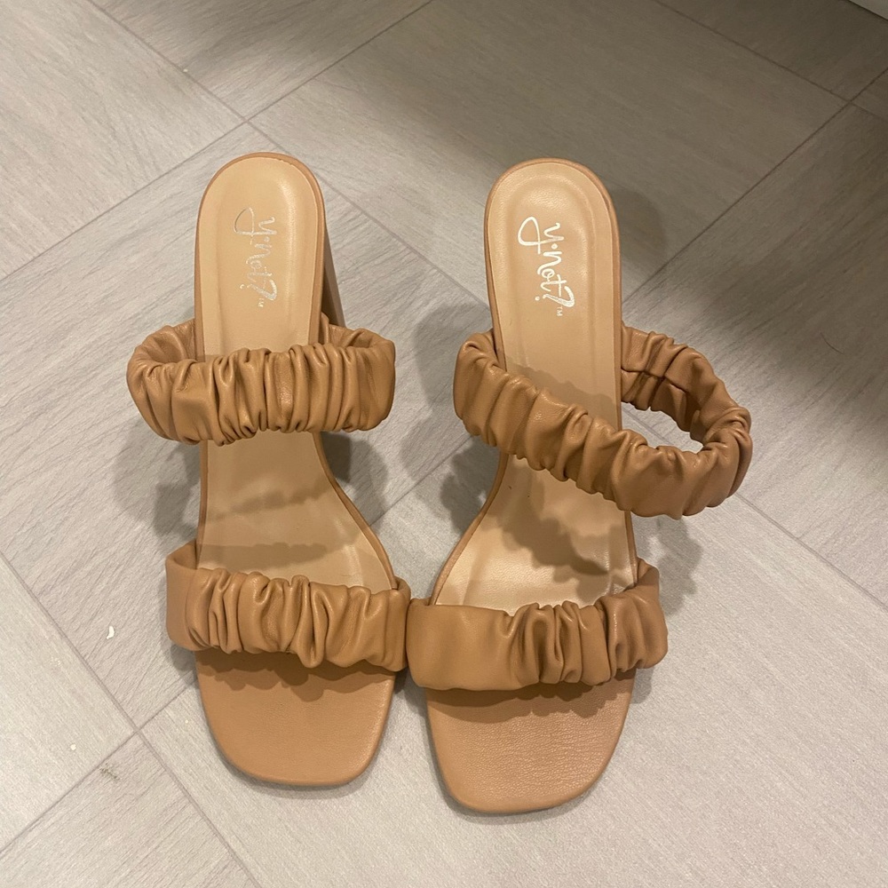 Nude chunky heels size 10 Y Not brand
